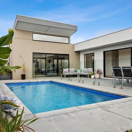 Villa Poolside Near Beach And Shops à Torquay Extérieur photo